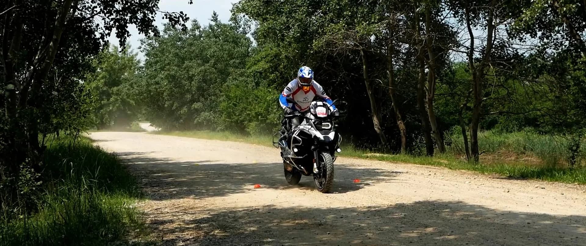 AdventureRiding.info - Portal Motociclism Aventură, Tururi Ghidate & SEO Global